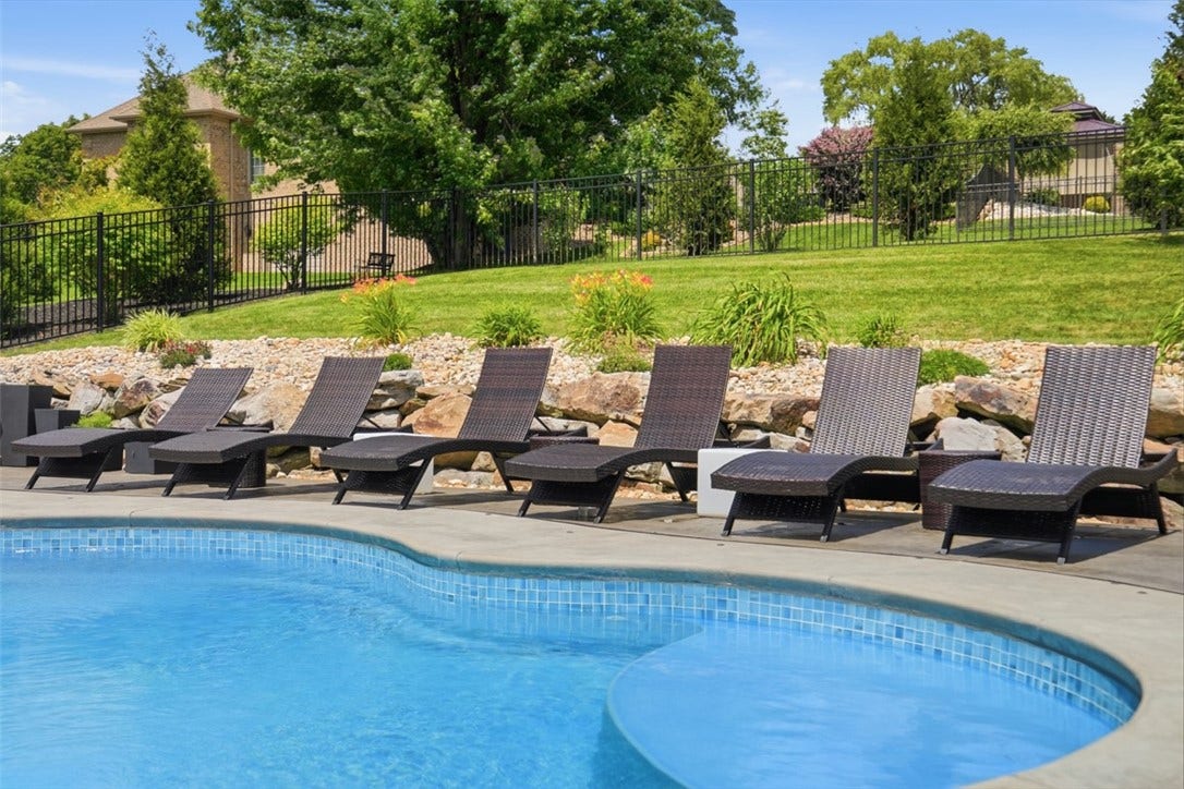 903 Gateway Cir., Greensburg, PA 15601