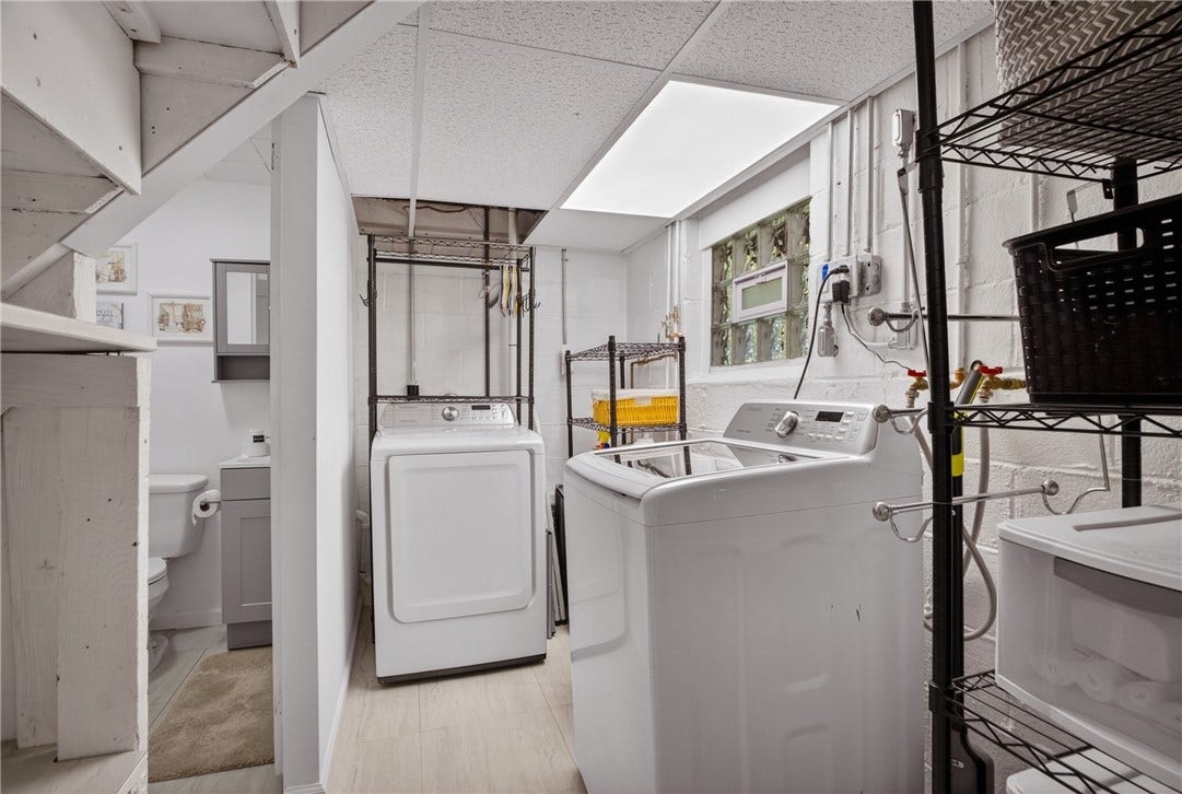 941 Logan Rd, Bethel Park, PA 15102