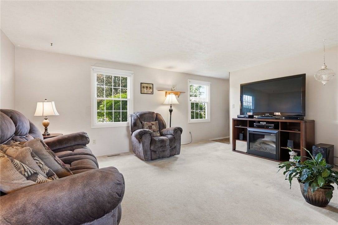 19 Seneca Drive, Greensburg, PA 15601