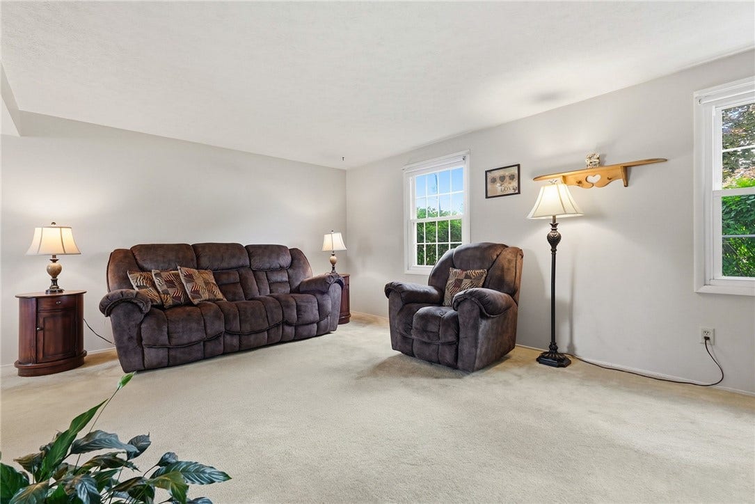 19 Seneca Drive, Greensburg, PA 15601