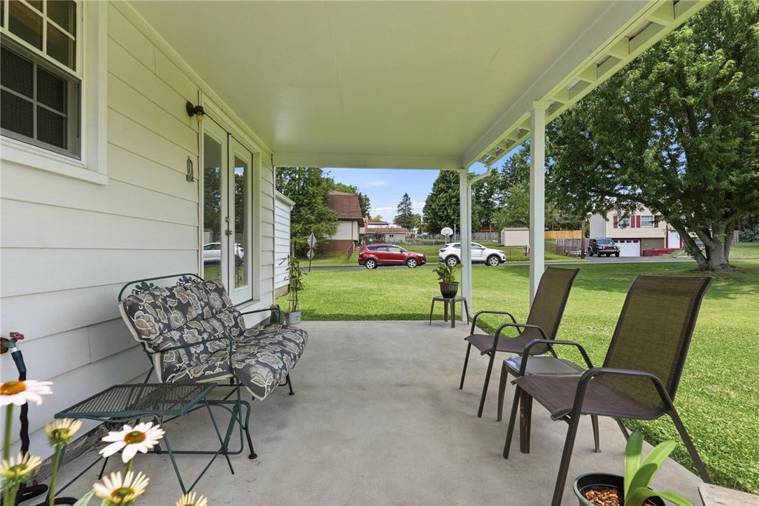 19 Seneca Drive, Greensburg, PA 15601