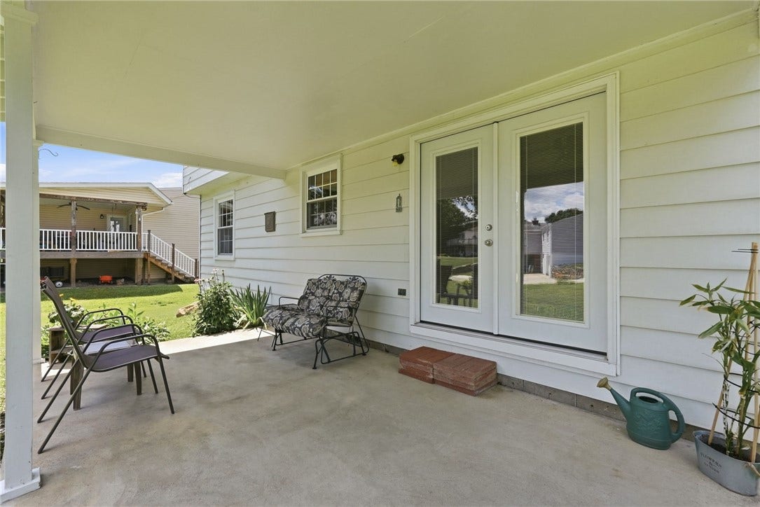 19 Seneca Drive, Greensburg, PA 15601