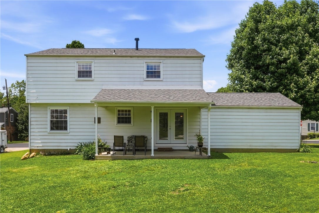 19 Seneca Drive, Greensburg, PA 15601