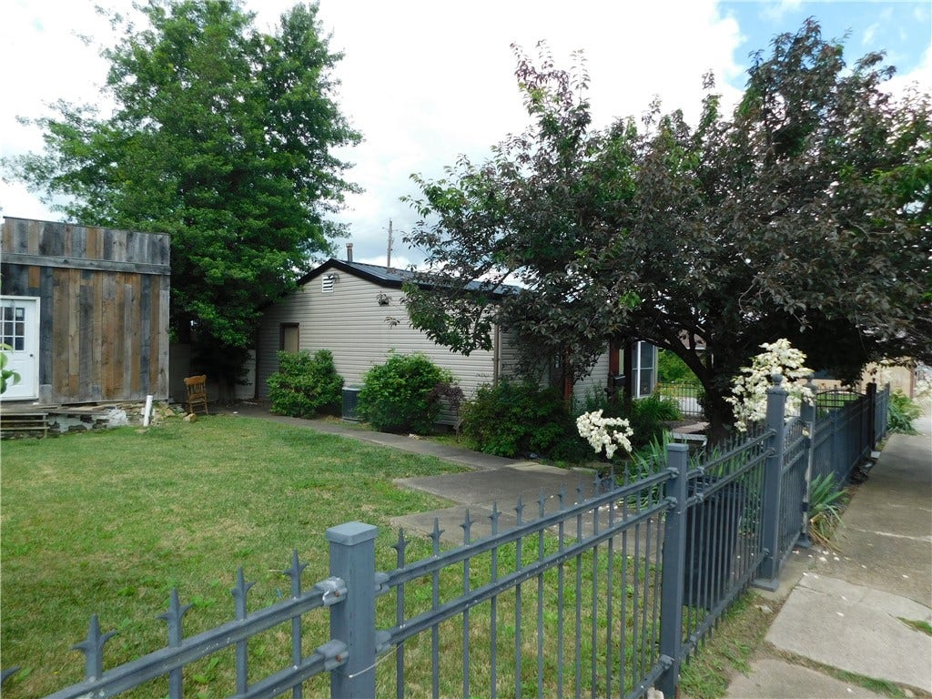 294 E Fayette Street, Uniontown, PA 15401