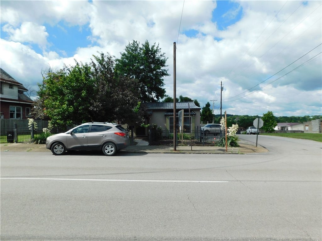 294 E Fayette Street, Uniontown, PA 15401