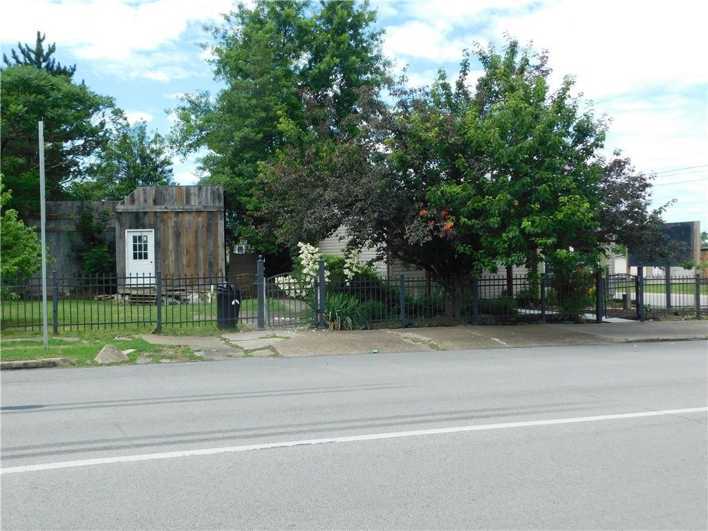 294 E Fayette Street, Uniontown, PA 15401