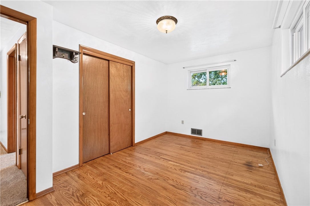 27 Barnhart Rd, Greensburg, PA 15601