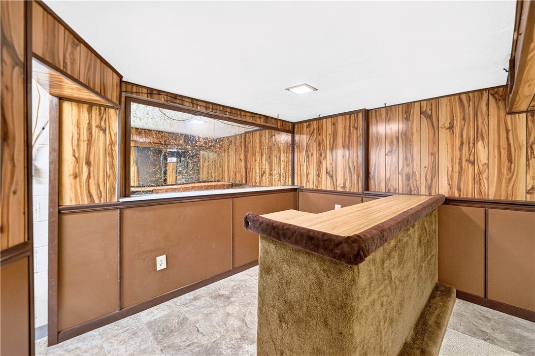 27 Barnhart Rd, Greensburg, PA 15601