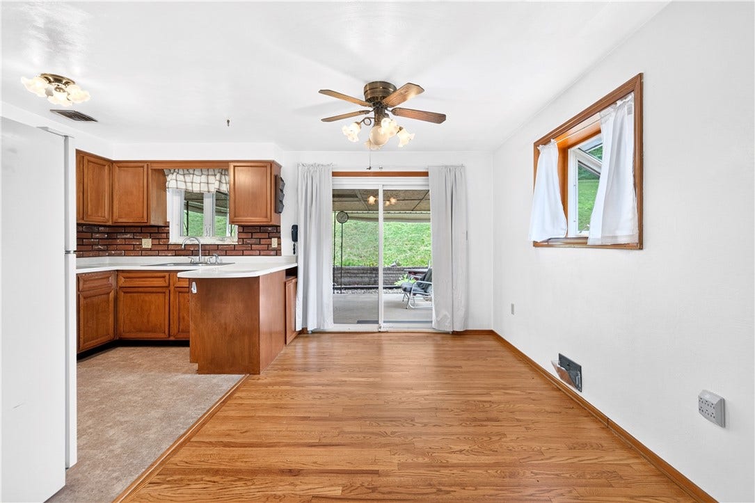 27 Barnhart Rd, Greensburg, PA 15601