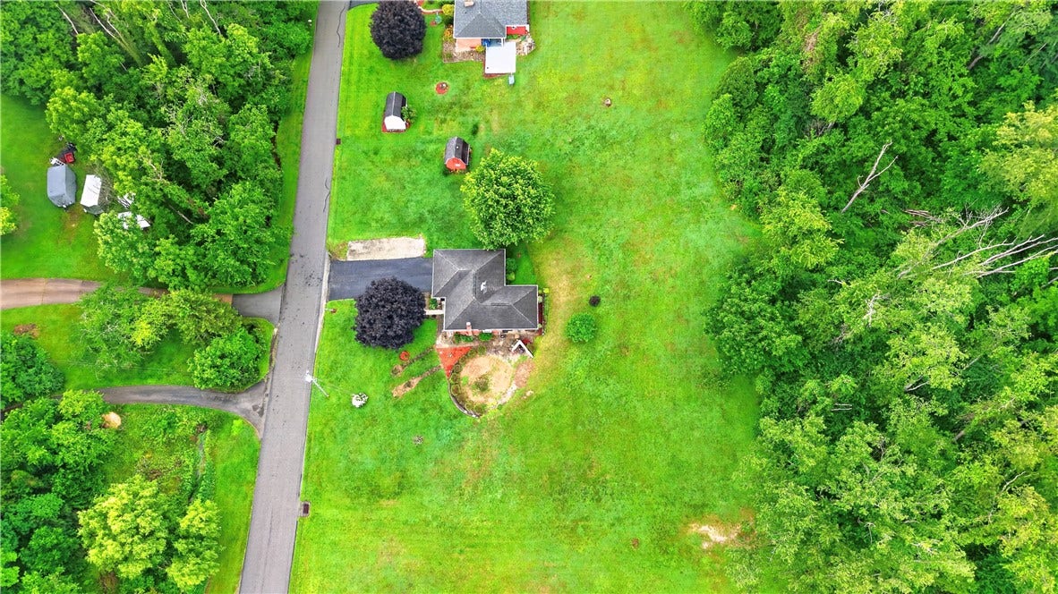 27 Barnhart Rd, Greensburg, PA 15601
