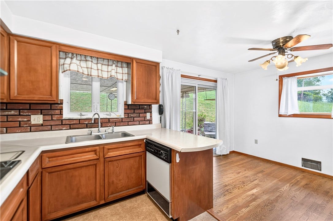 27 Barnhart Rd, Greensburg, PA 15601