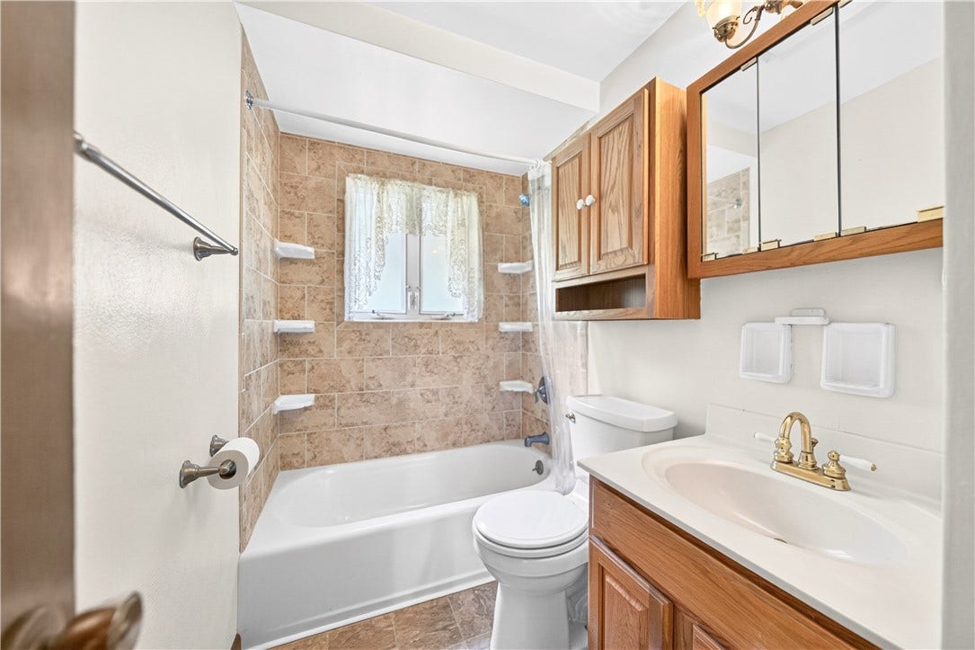 27 Barnhart Rd, Greensburg, PA 15601