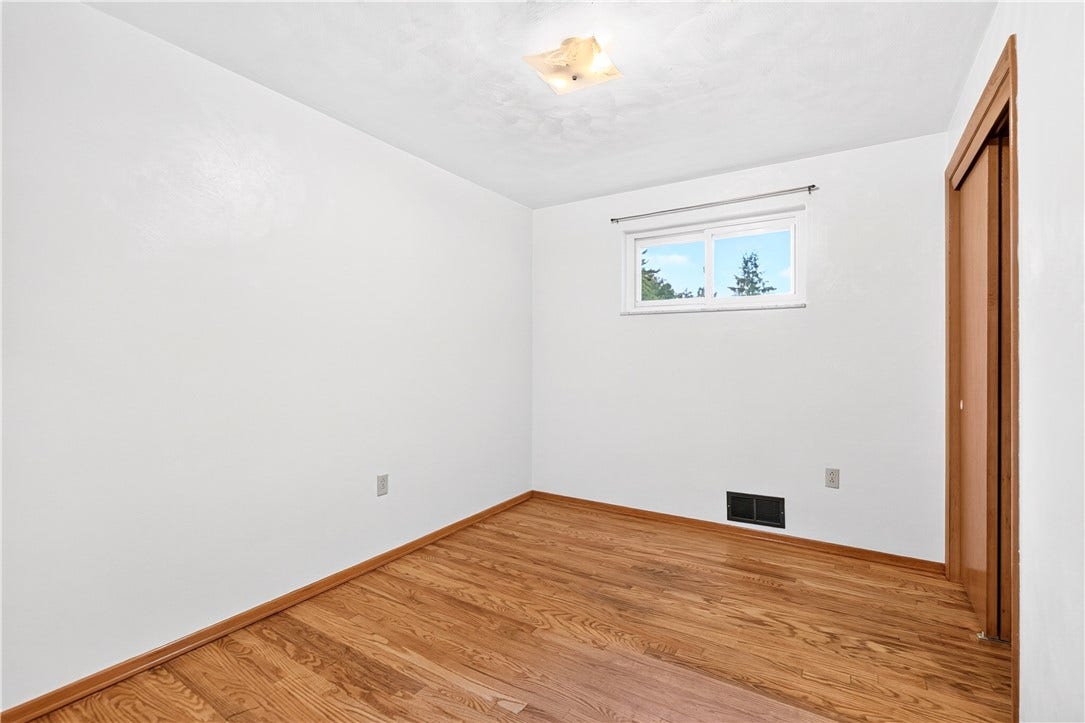 27 Barnhart Rd, Greensburg, PA 15601