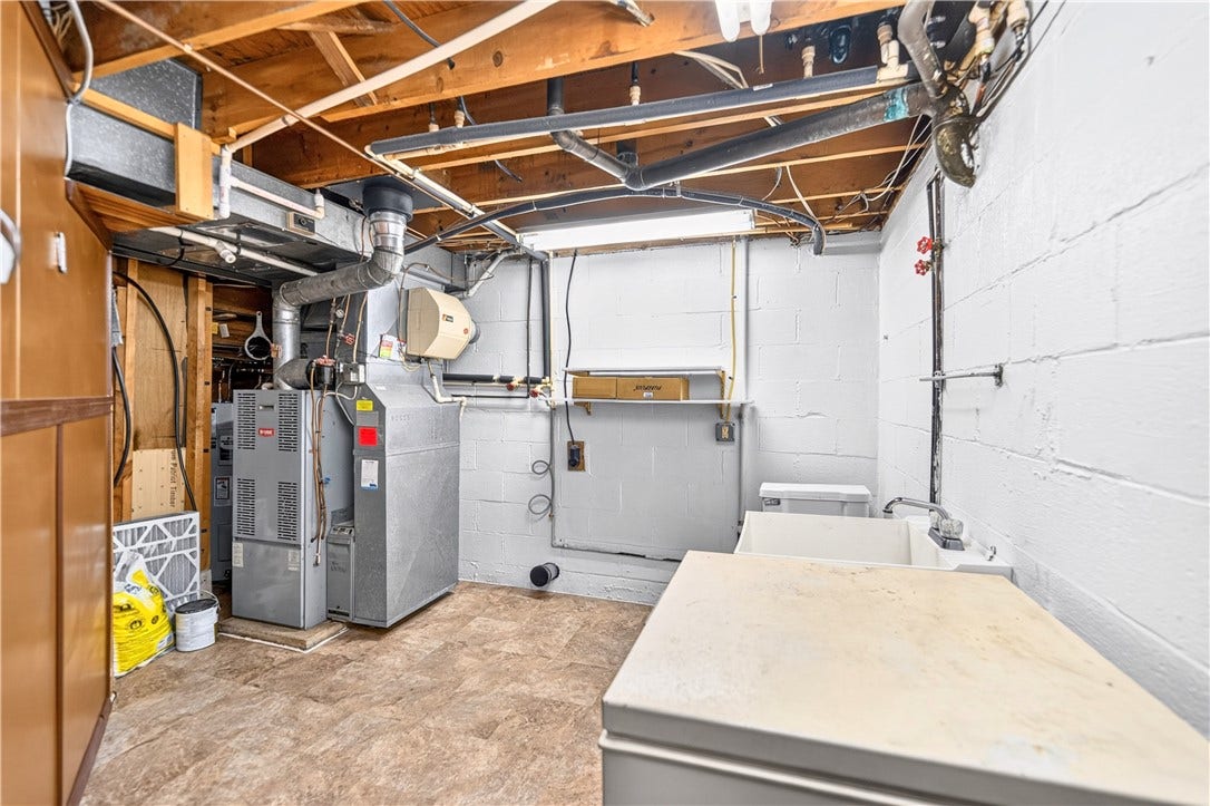 27 Barnhart Rd, Greensburg, PA 15601