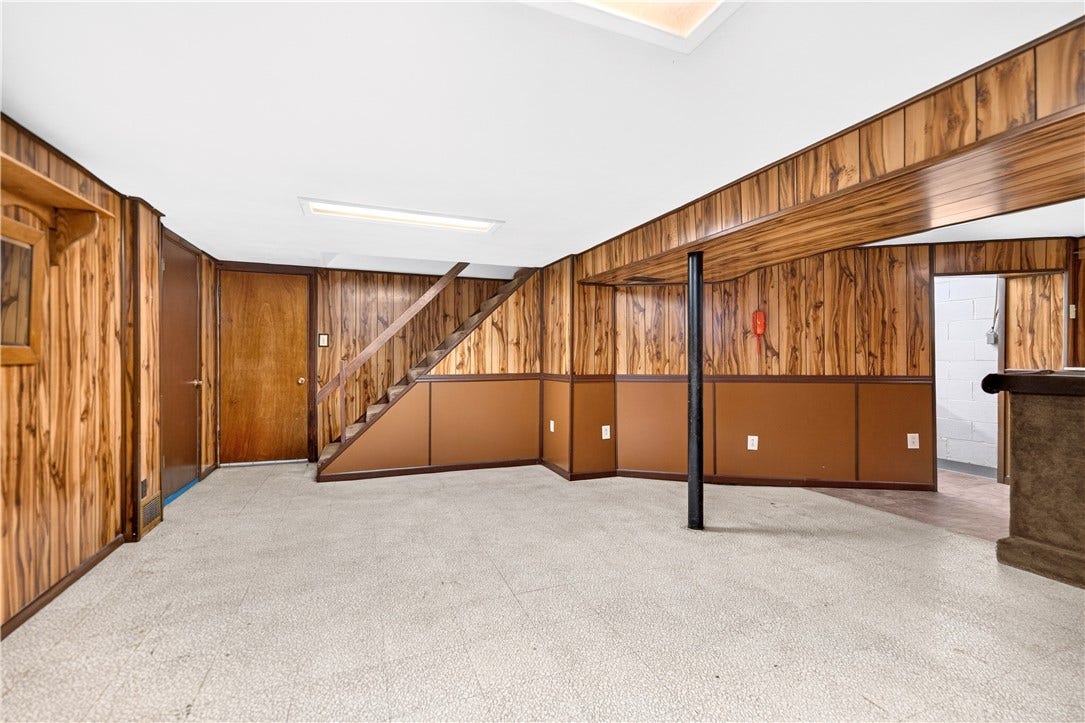 27 Barnhart Rd, Greensburg, PA 15601