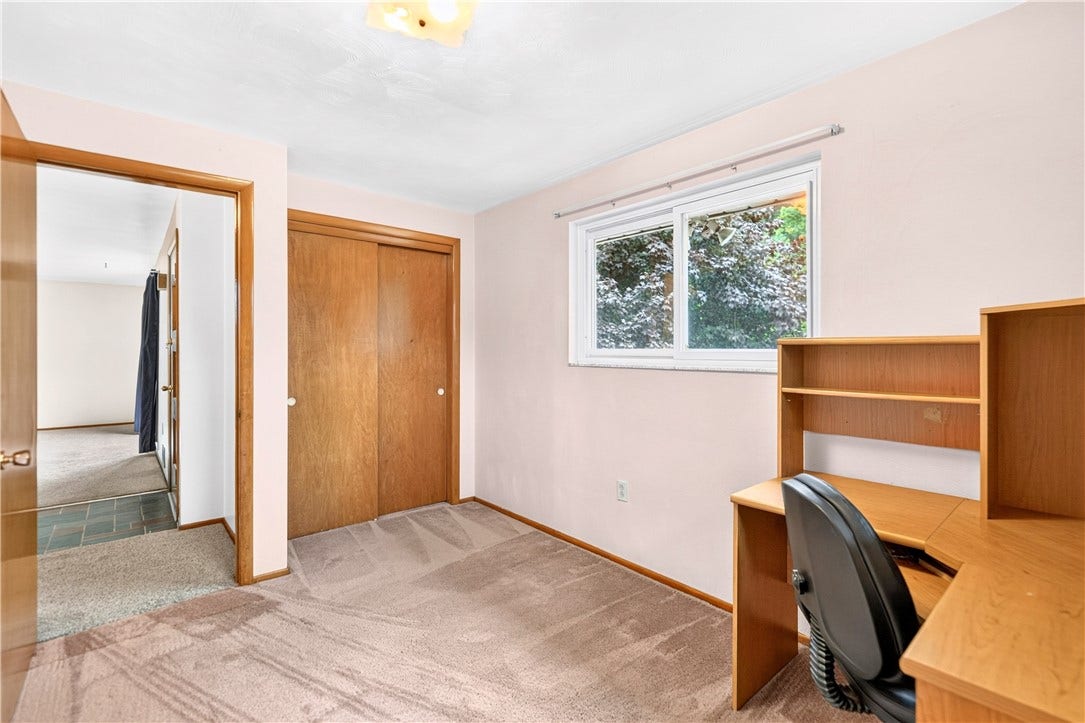 27 Barnhart Rd, Greensburg, PA 15601
