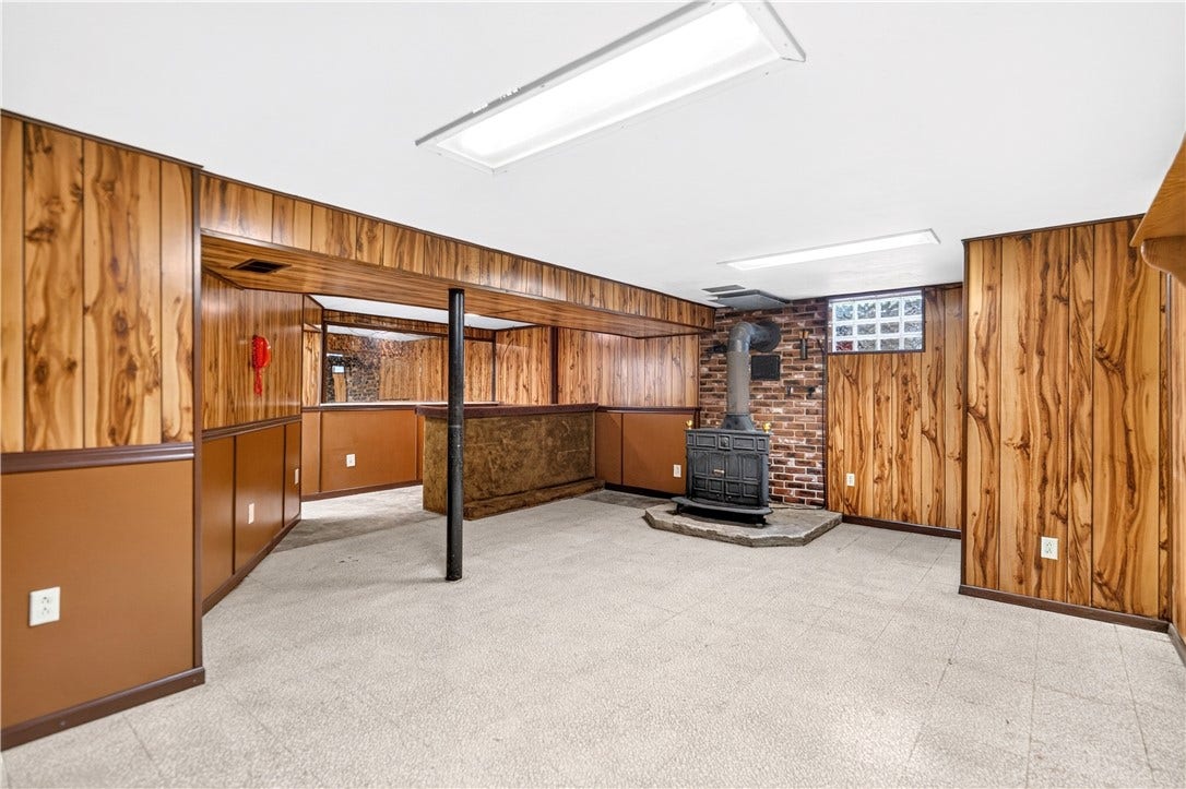 27 Barnhart Rd, Greensburg, PA 15601