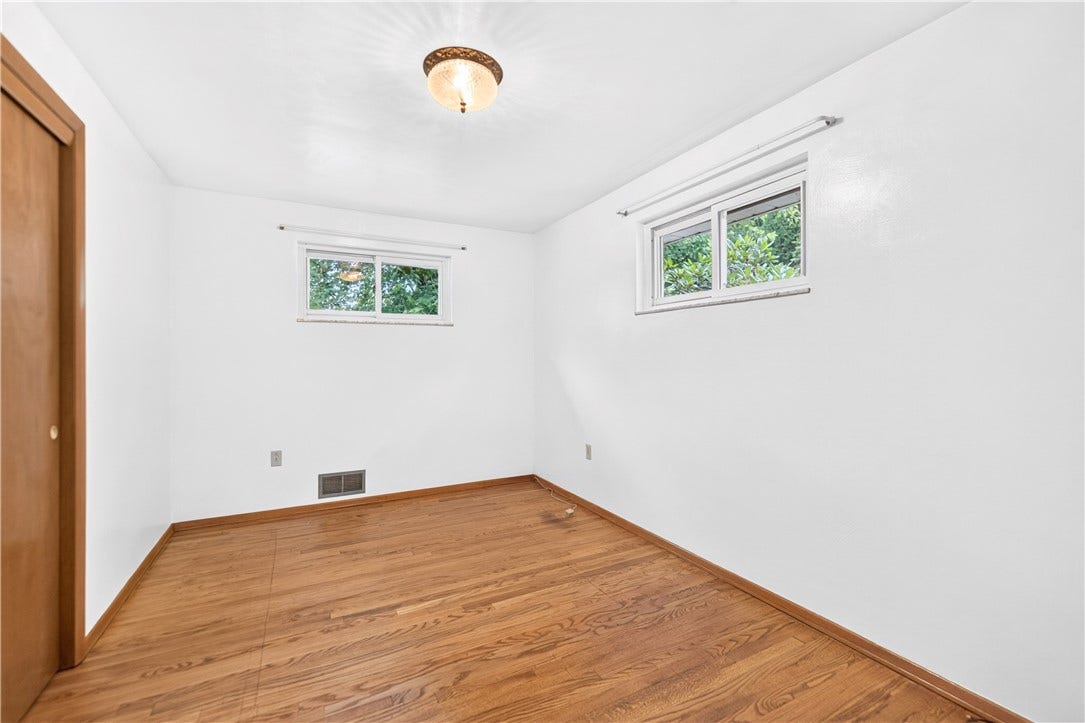 27 Barnhart Rd, Greensburg, PA 15601