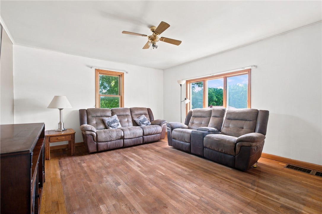 650 Mcclane Farm Rd, Washington, PA 15301