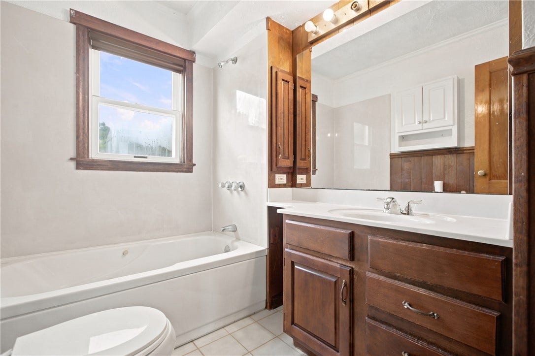 650 Mcclane Farm Rd, Washington, PA 15301