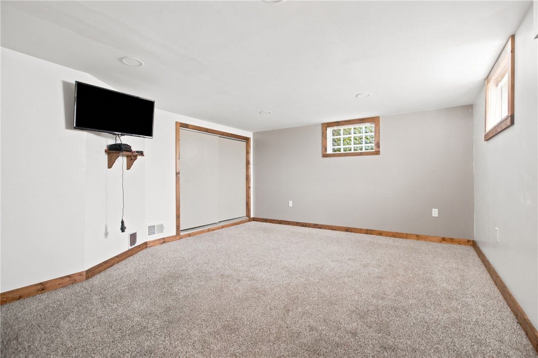 650 Mcclane Farm Rd, Washington, PA 15301