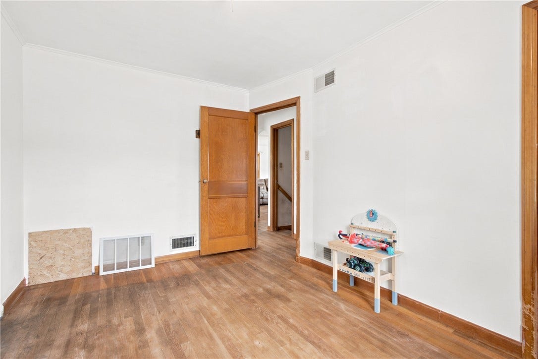 650 Mcclane Farm Rd, Washington, PA 15301