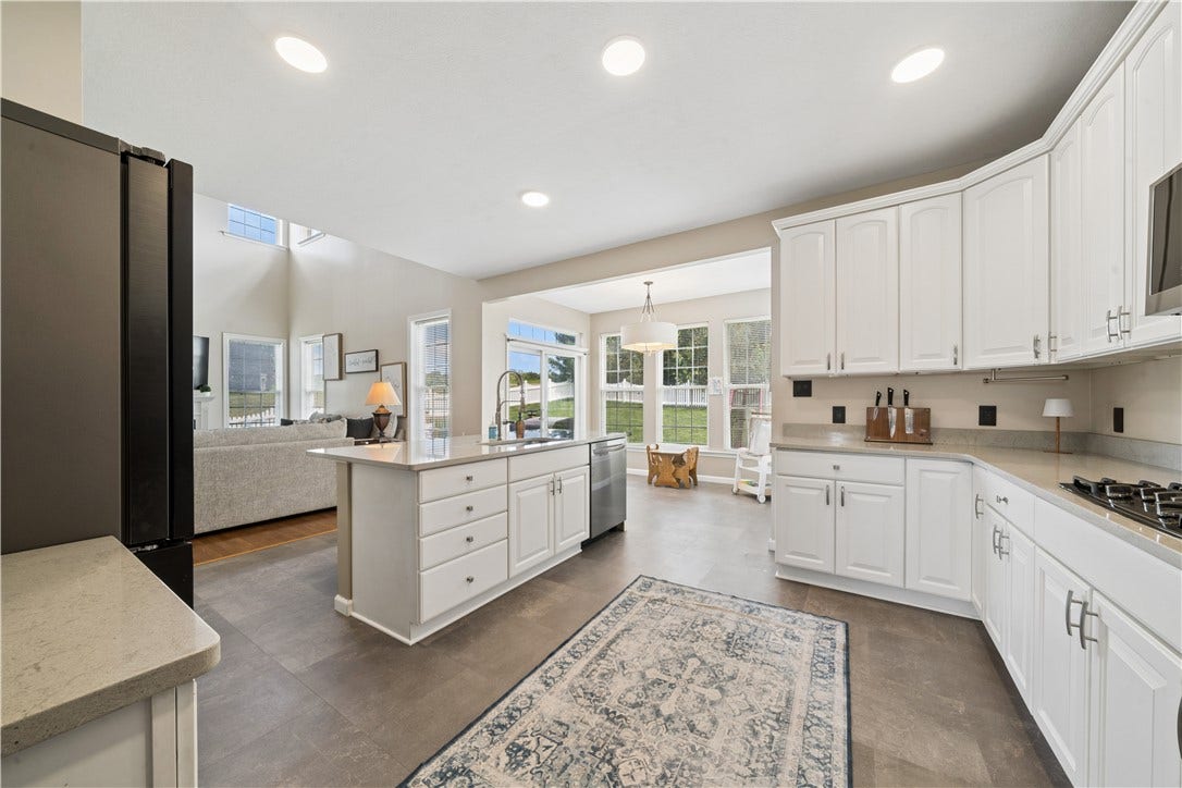 518 Southfield Dr, Greensburg, PA 15601