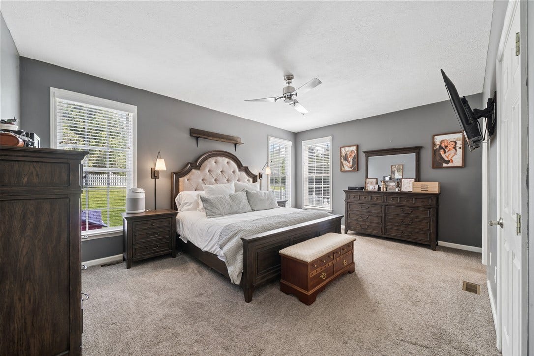 518 Southfield Dr, Greensburg, PA 15601