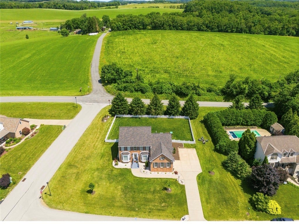 518 Southfield Dr, Greensburg, PA 15601