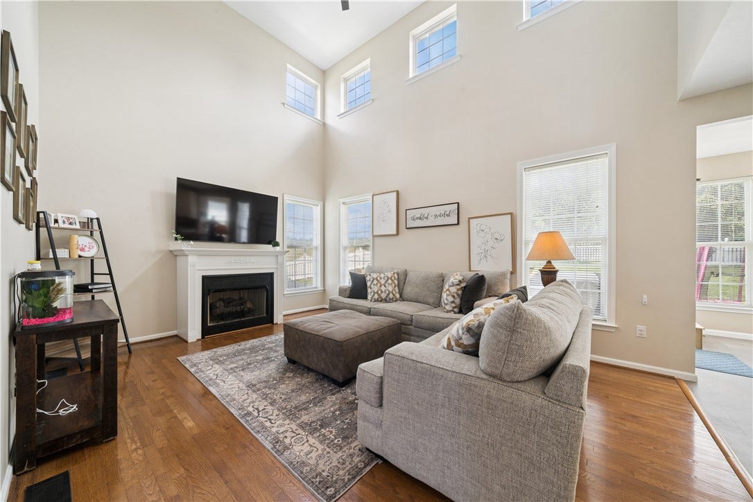 518 Southfield Dr, Greensburg, PA 15601