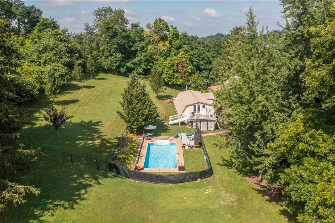 5551 CLAYTONA DRIVE, Bethel Park, PA 15102