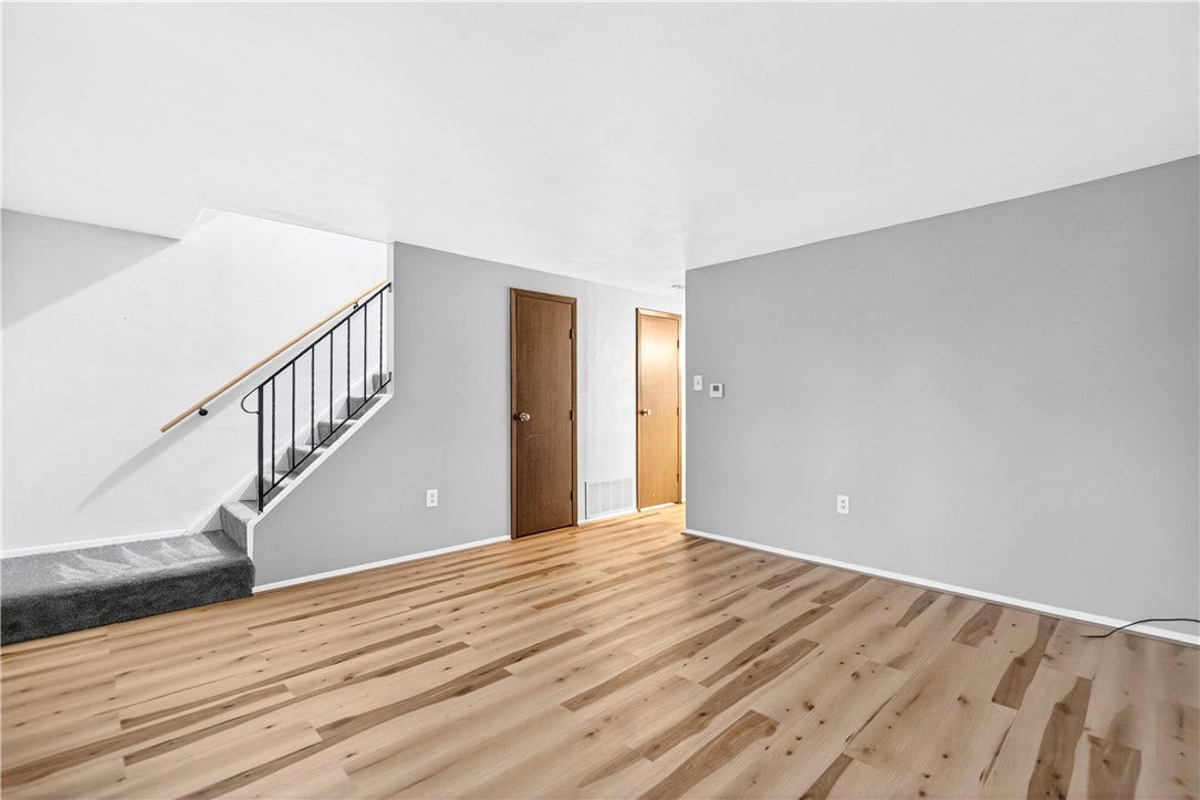 930 ACADEMY HEIGHTS DR, Greensburg, PA 15601