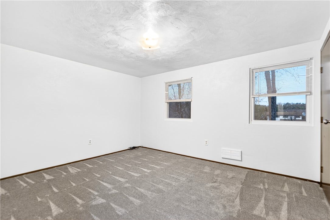 930 ACADEMY HEIGHTS DR, Greensburg, PA 15601