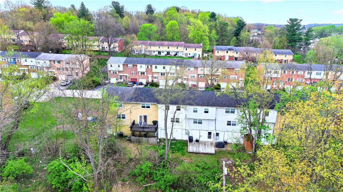 930 ACADEMY HEIGHTS DR, Greensburg, PA 15601