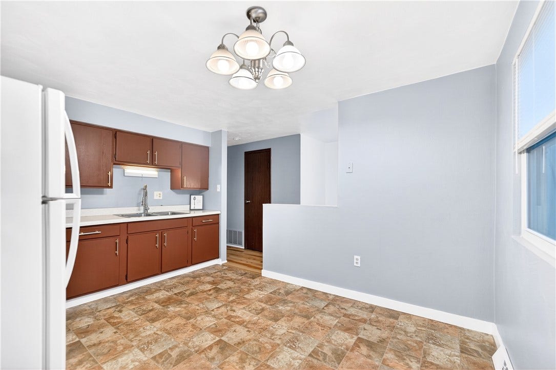 930 ACADEMY HEIGHTS DR, Greensburg, PA 15601