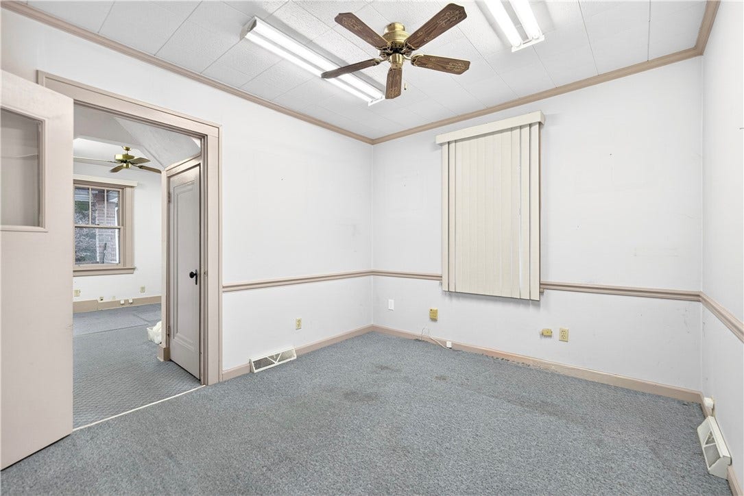 5310 Park Ave, Bethel Park, PA 15102