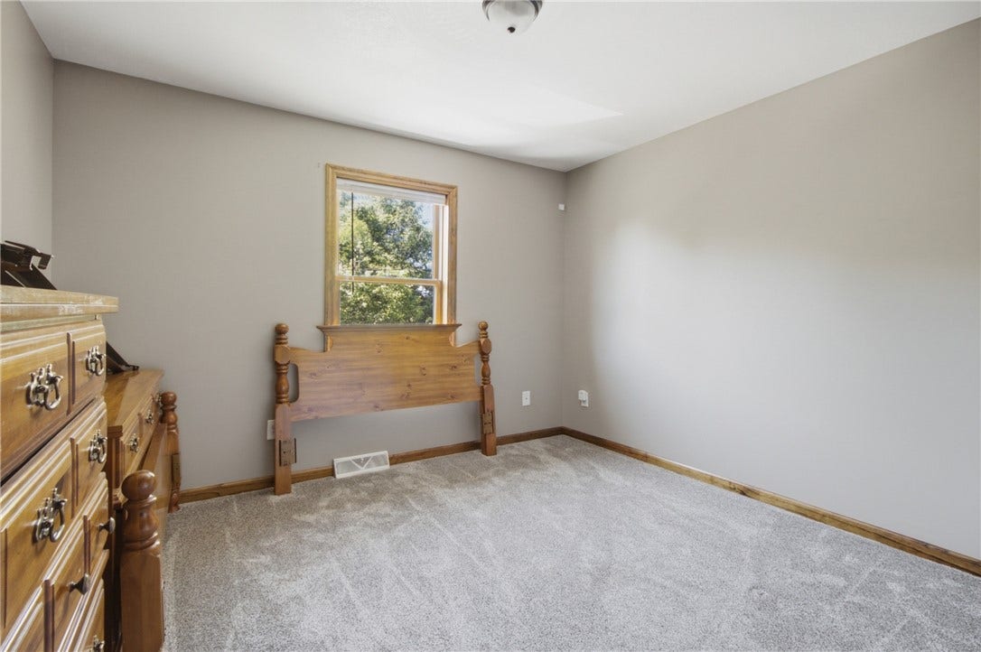 124 Debolt Ave, Masontown, PA 15461