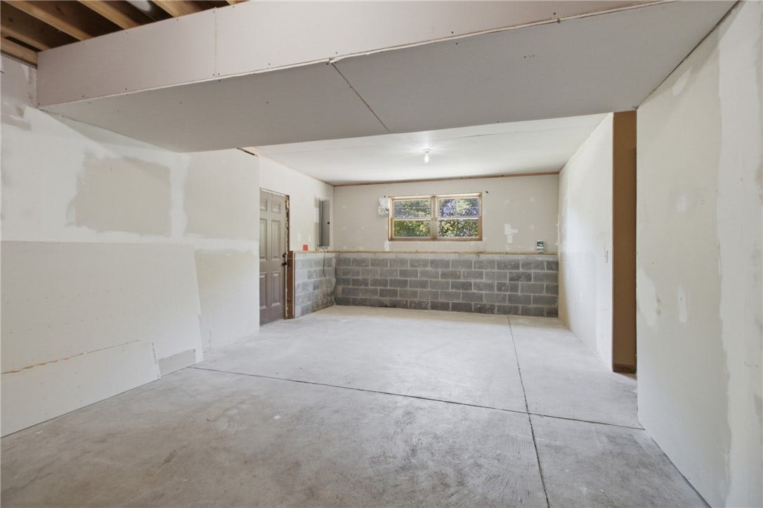 124 Debolt Ave, Masontown, PA 15461