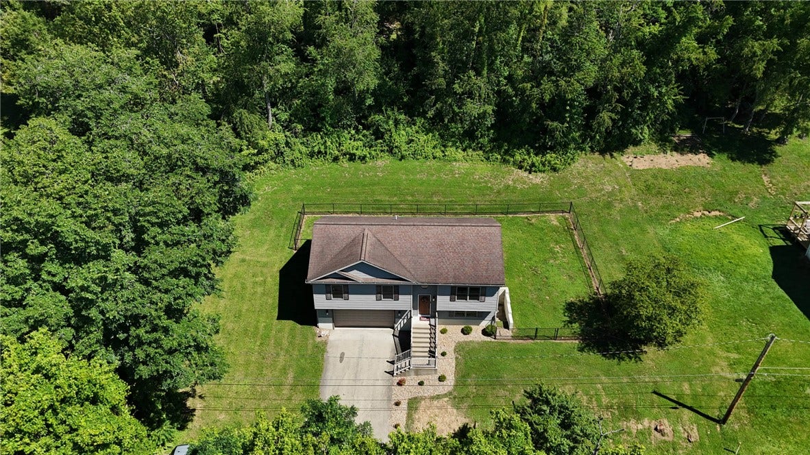 124 Debolt Ave, Masontown, PA 15461