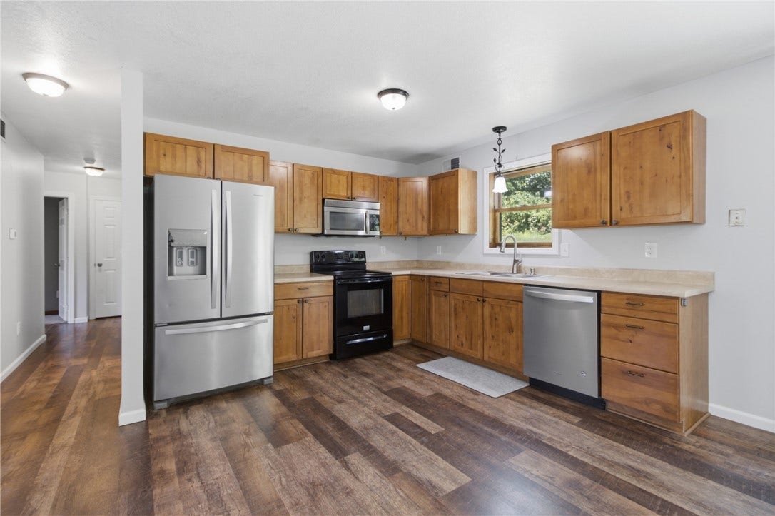 124 Debolt Ave, Masontown, PA 15461