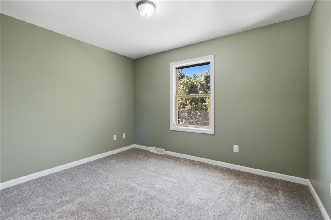 124 Debolt Ave, Masontown, PA 15461