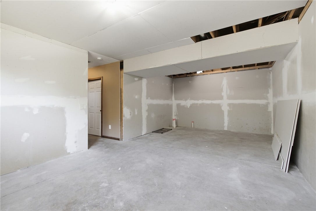 124 Debolt Ave, Masontown, PA 15461