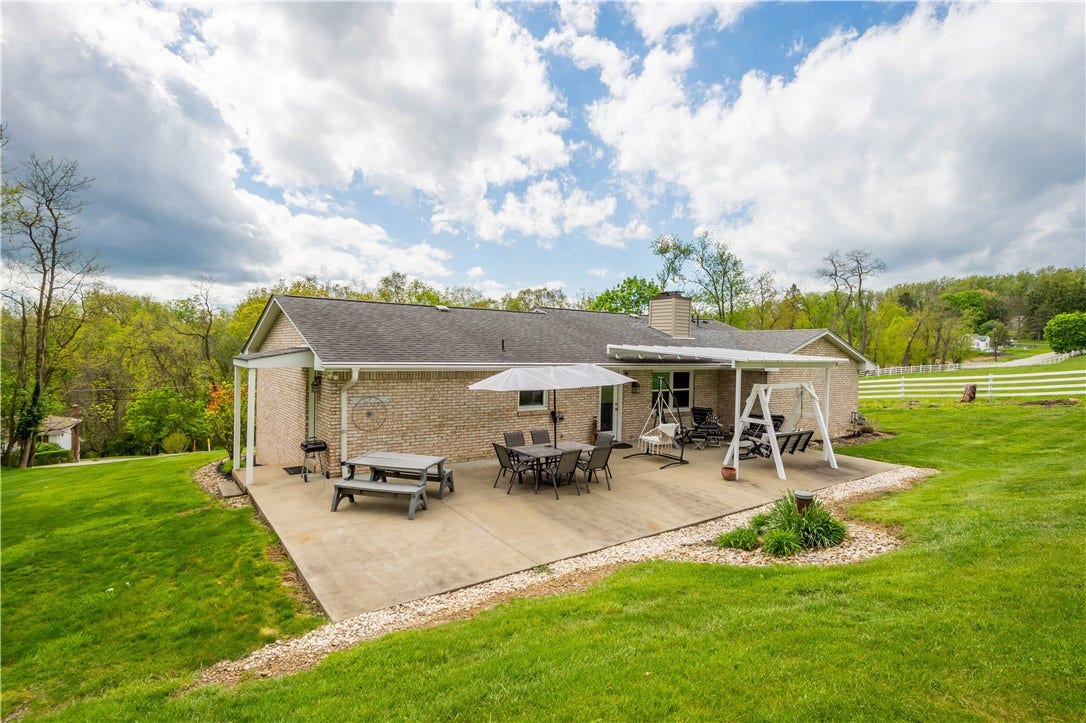 538 Old Hickory Ridge Rd, Washington, PA 15301