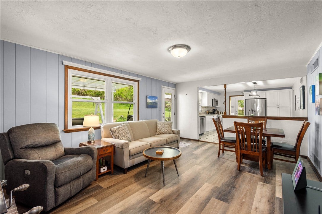 538 Old Hickory Ridge Rd, Washington, PA 15301