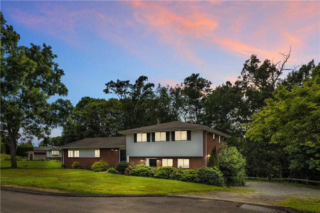 616 Woodburn Lane, Greensburg, PA 15601