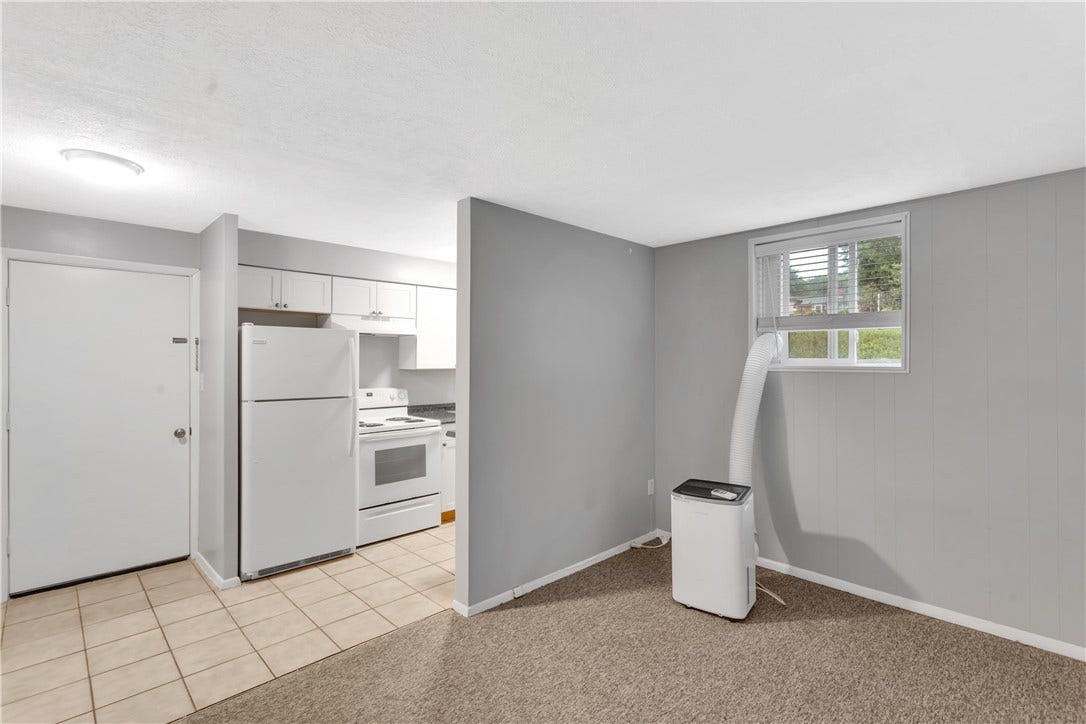 616 Woodburn Lane, Greensburg, PA 15601