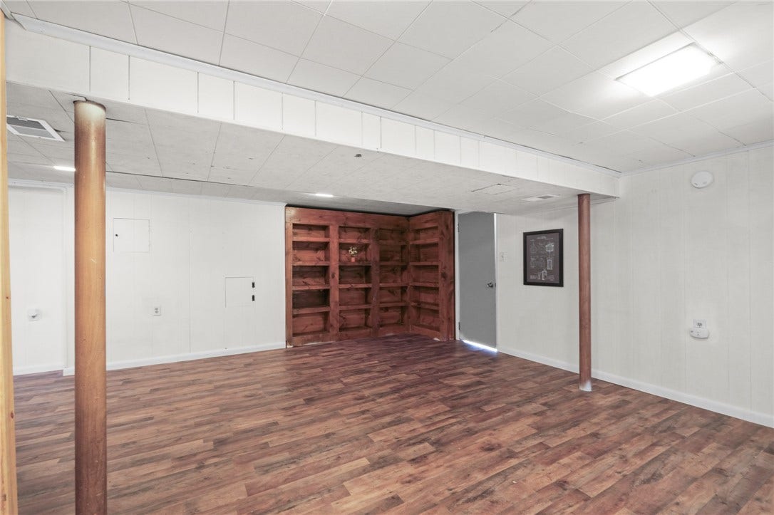 Great space for entertaining and relaxing! Could even be an additional bedroom.
