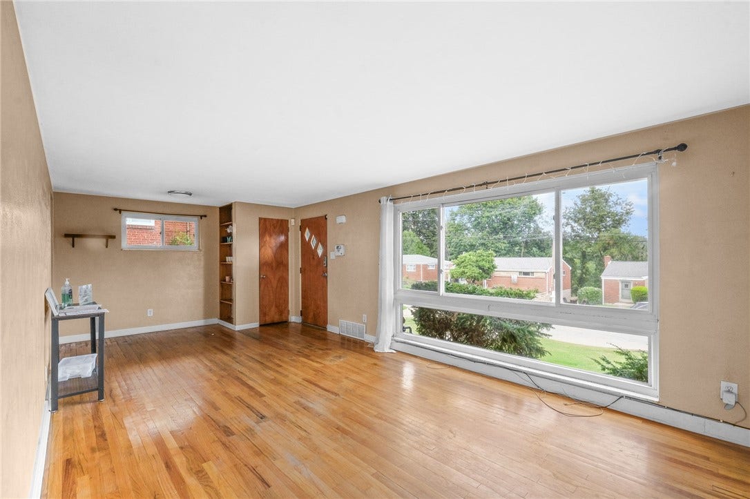 Gorgeous picture window brings in lots of natural light.