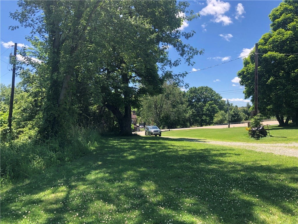 7155 NATIONAL PIKE, Uniontown, PA 15401