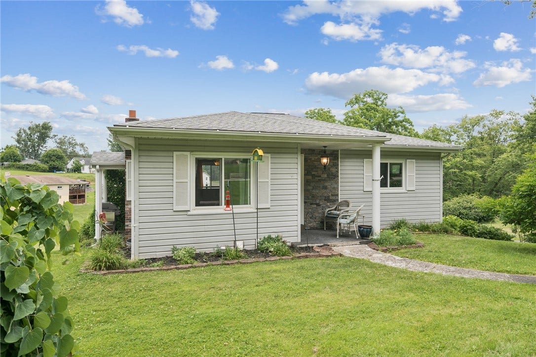 11 Angott Rd, Washington, PA 15301